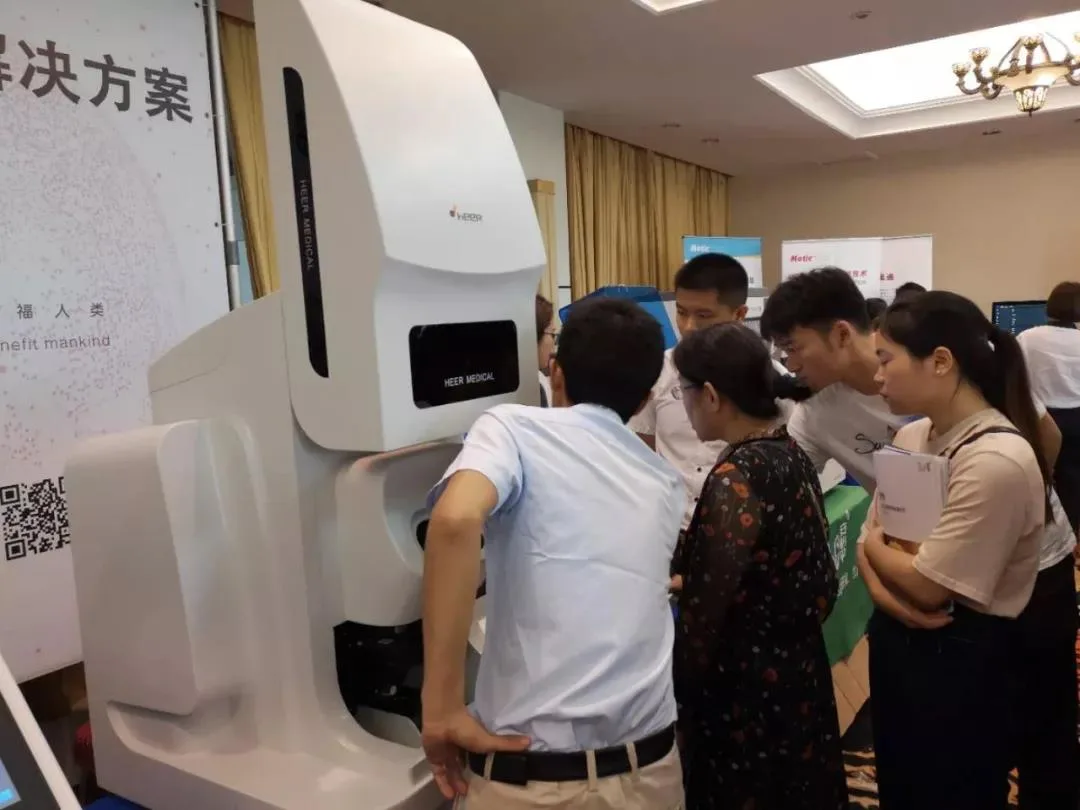 Experts learn about technical details in depth